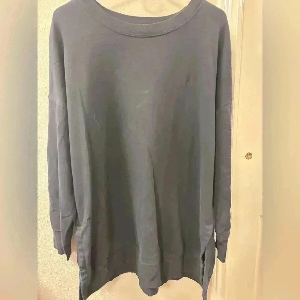 Old Navy black sweatshirt tunic top. Size XL. Perfect for winter!